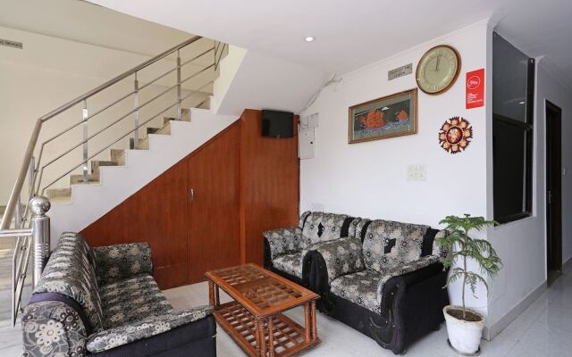 OYO 9846 Royal Plaza