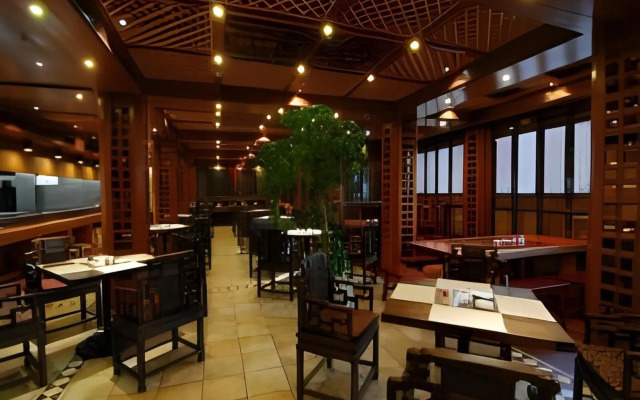 Lijiang Golden Path Hospitality