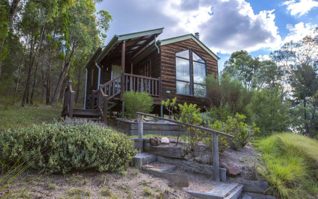 Wisteria Cottage and Cabins