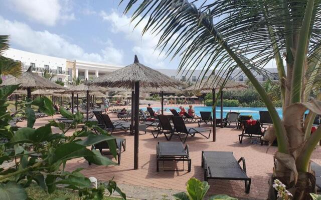 2 Bedrooms 2 Bathrooms Pool View Apartment