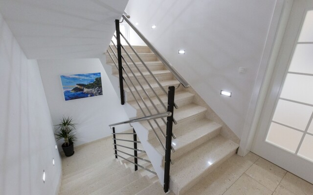 Villa Romance