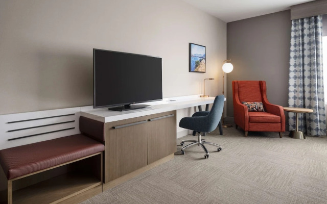 Hilton Garden Inn Visalia