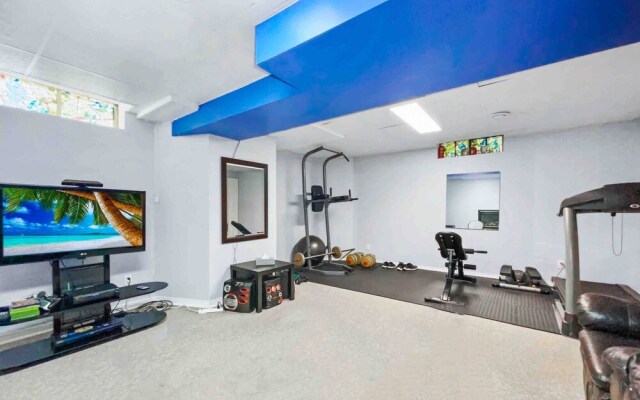 Spacious Family Home Close To Downtown With King Bed Num1