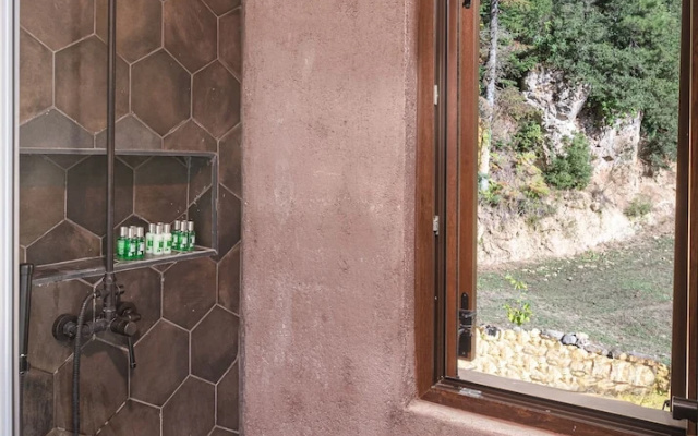 Hidden Stone Chalet
