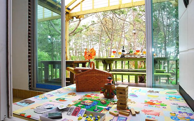 Taean West Pine Pension