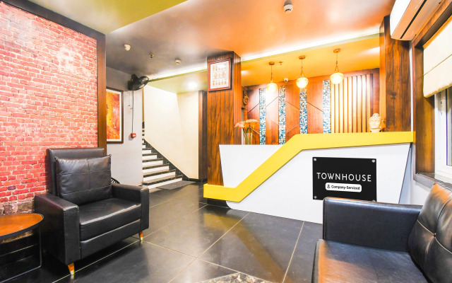 Super Townhouse Near Marine Drive