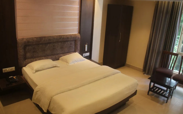Hotel Serene Palace