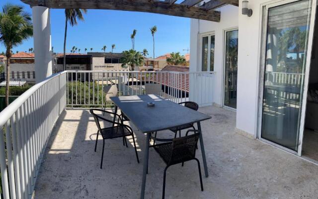1 Br seaside Penthouse close to amenities