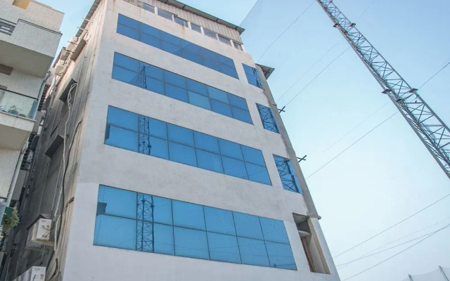 Varcity Golf View By OYO Rooms