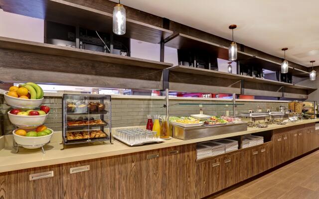 Holiday Inn Mississauga Toronto West by IHG