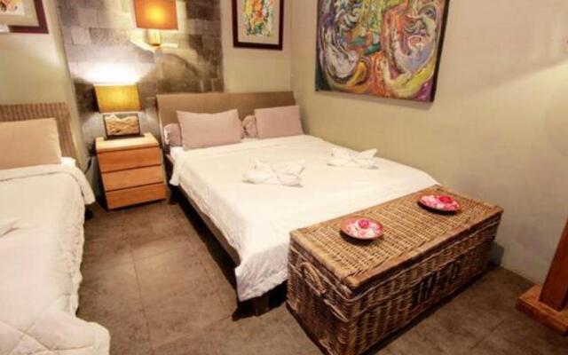 Astuti Gallery Homestay