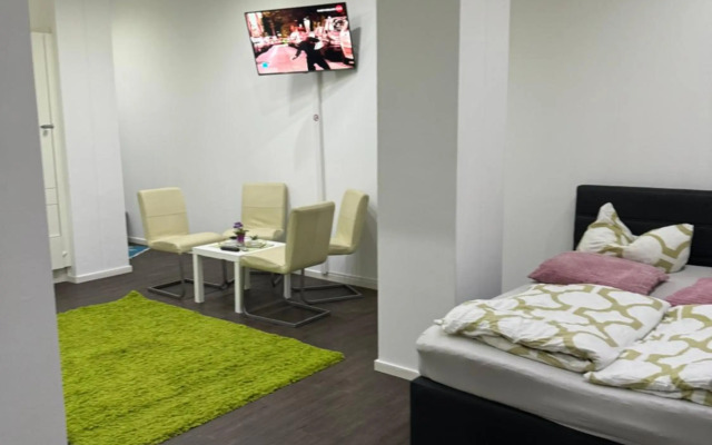 Luxuriöse Wohnung mit eigenem Garten