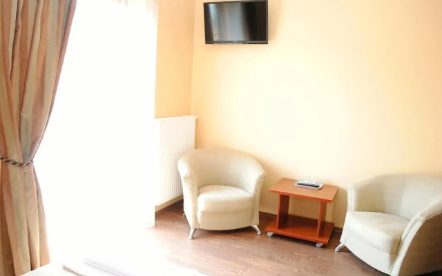 Hotel Forward Pool&Sauna