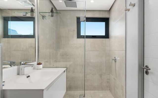 16 on Bree Luxury Apartments