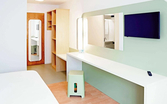 Warrington M6 Motel J20/M6 Lymm Services