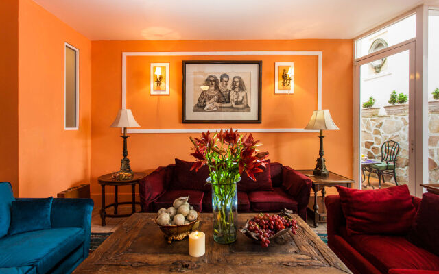 Garlands del Rio Riverside Boutique Hotel