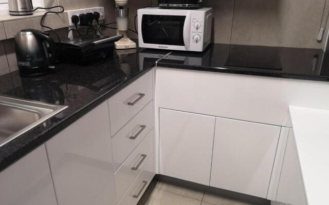 KALIDONIA RESIDENCE Suite Nicosia , Spacious 2 BR suite with office