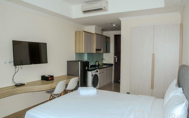 Elegant Studio Menteng Park Apartment