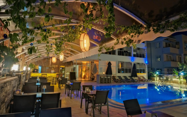 Moni Hotel
