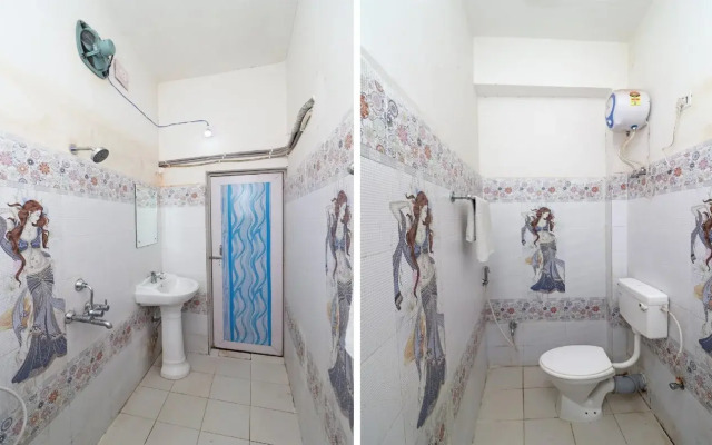 Maa Barabhuja Guest House by OYO Rooms