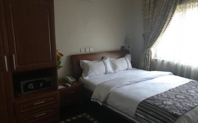 Lake 47 Suites