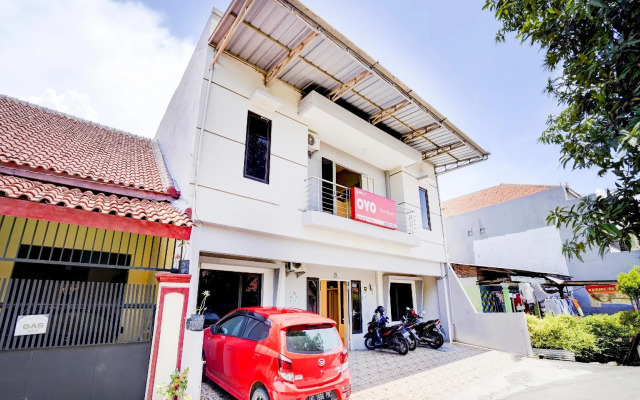 OYO 90052 Star House