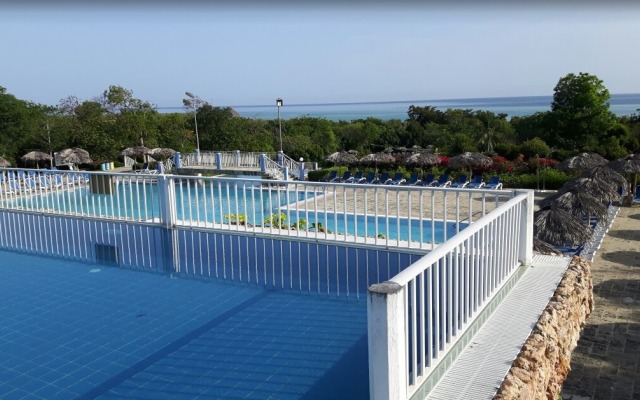 Hotel Holguin - All Inclusive +16