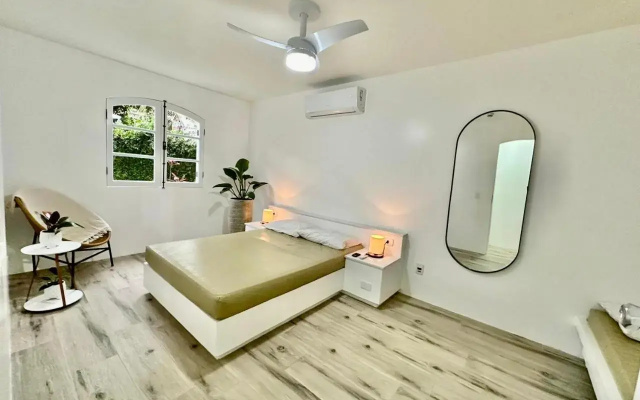 Apartamento estilo Chalé com piscina
