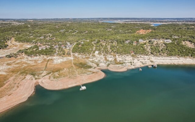 Lake Travis Waterfront Retreat