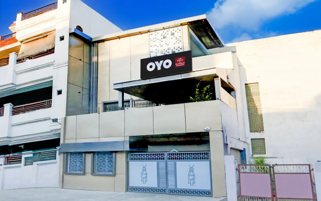 Hotel O Radha kunj By Namasya Retreat International