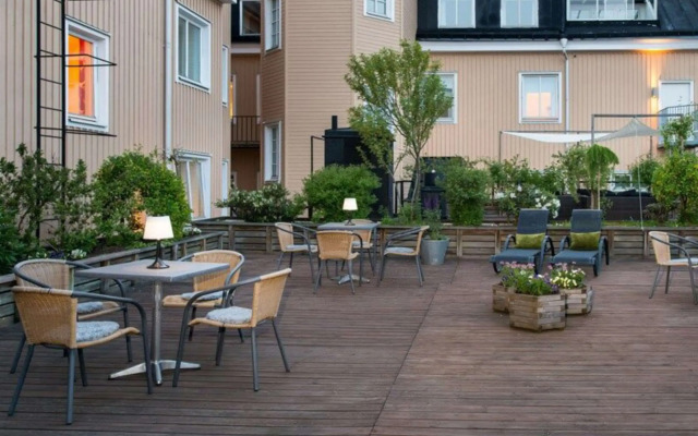 Home Hotel Cardinal