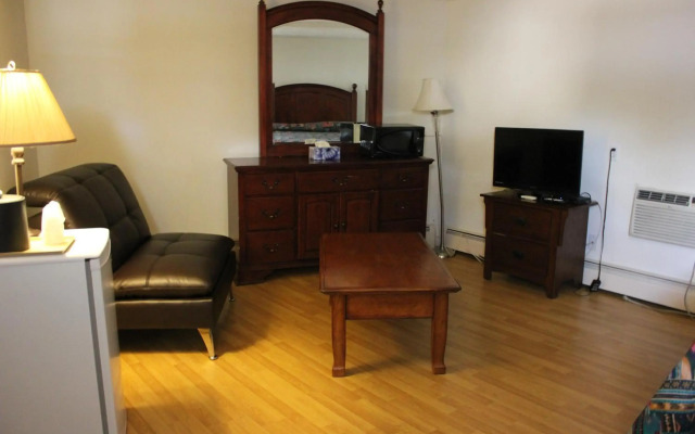 Stonehouse Motel and Restaurant