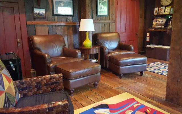 Hummingbird Inn