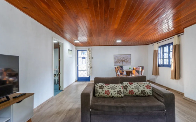 Casa com Wi-fi e Garagem a 400m do Museu Imperial