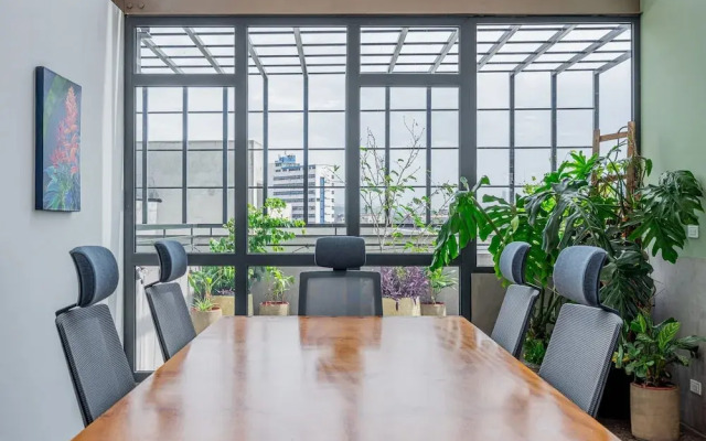 w Comfy 1BR w Perfect Balcony in Casco View