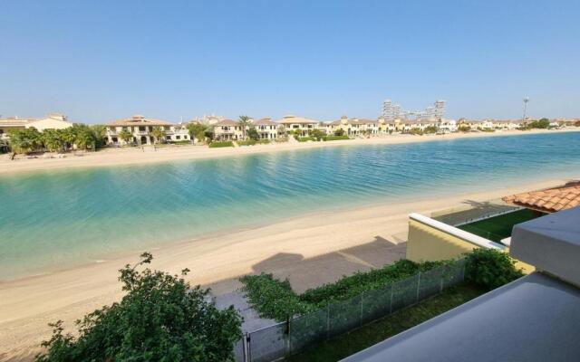 Palm Jumeirah Stunning 4BHK Villa