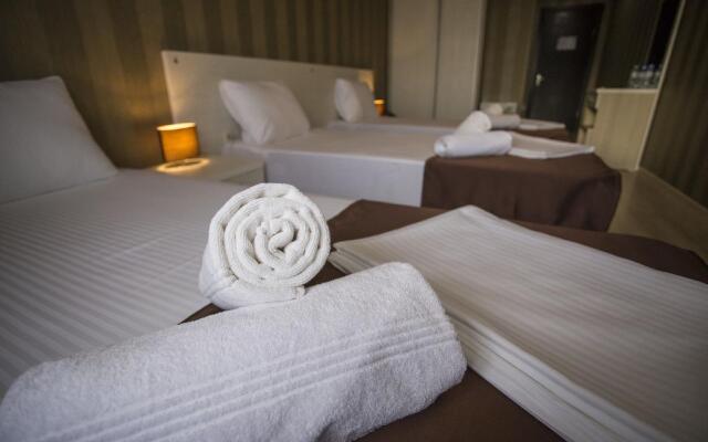 Hotel & Cafe Batus
