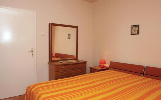 Stunning Home in Pula With Wifi, 2 Bedrooms and Jacuzzi