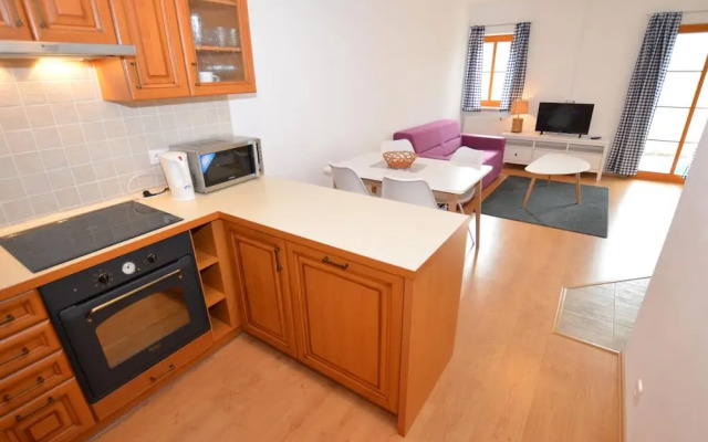 Modish Apartment in Nova Pec Near Lake