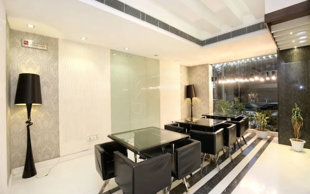 OYO 15134 Hotel Downtown