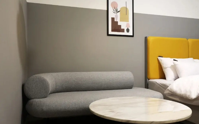 Hotel Urban Brown