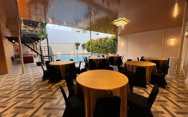 Riez Palace Hotel