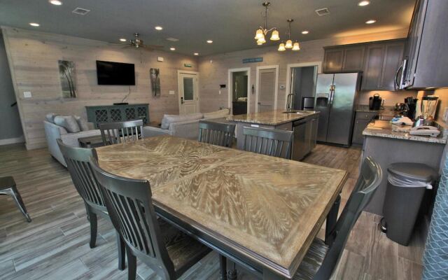 Romeo Beach by Youngs Suncoast