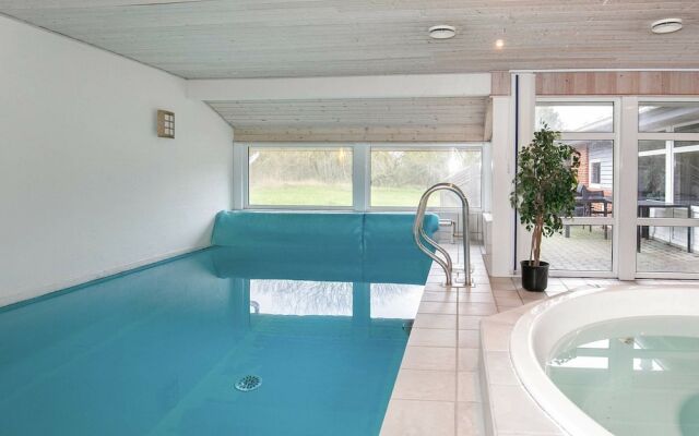 Lavish Holiday Home in Ringkøbing With Sauna