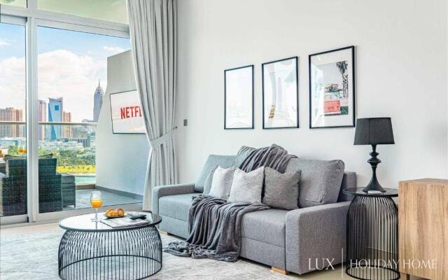 LUX - Opulent Island Suite Burj Khalifa View 1