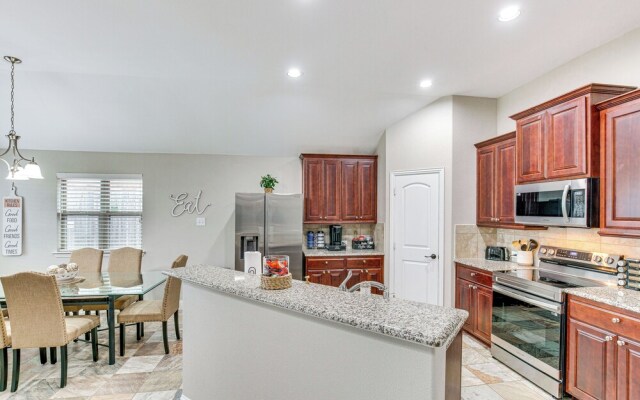 Private Yard & Grill: Greenville Vacation Rental