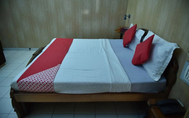 Mid City Hotel by OYO Rooms