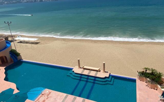 Comfortable Beachfront apartment in Acapulco