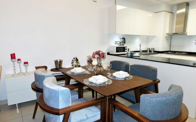 Luton Vacation Homes - Royal Bay