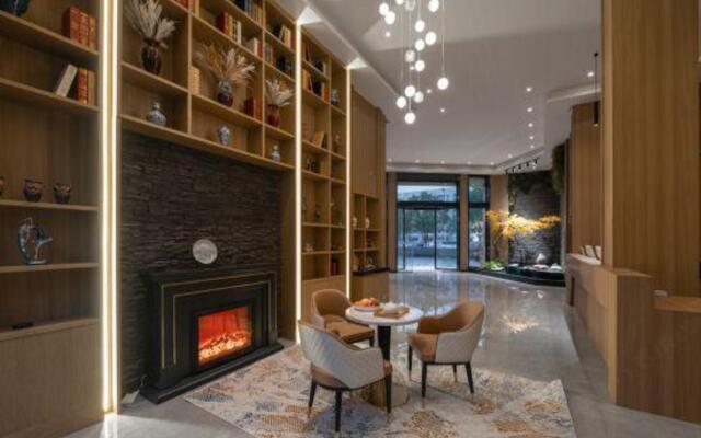 Taizhou GTALLIN Light Luxury Hotel (Jiaojiang Shifu Avenue)